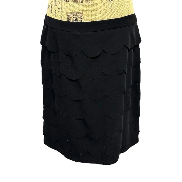 328 - CLEO SCALLOPED LOOK BLACK LINED SKIRT - Picture 1 of 12